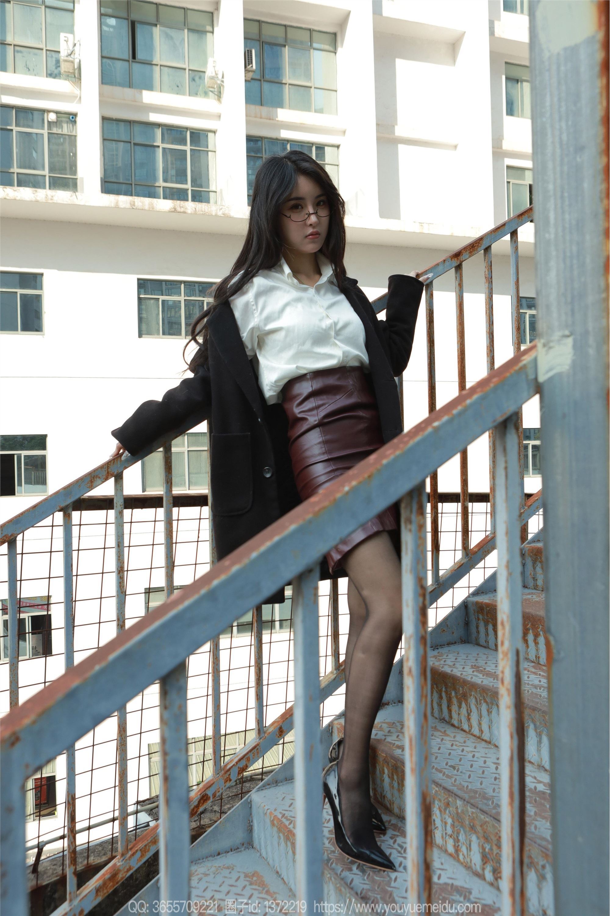 IESS异思趣向  2024.12.22 丝享家 1930 小宝《眼镜美女》